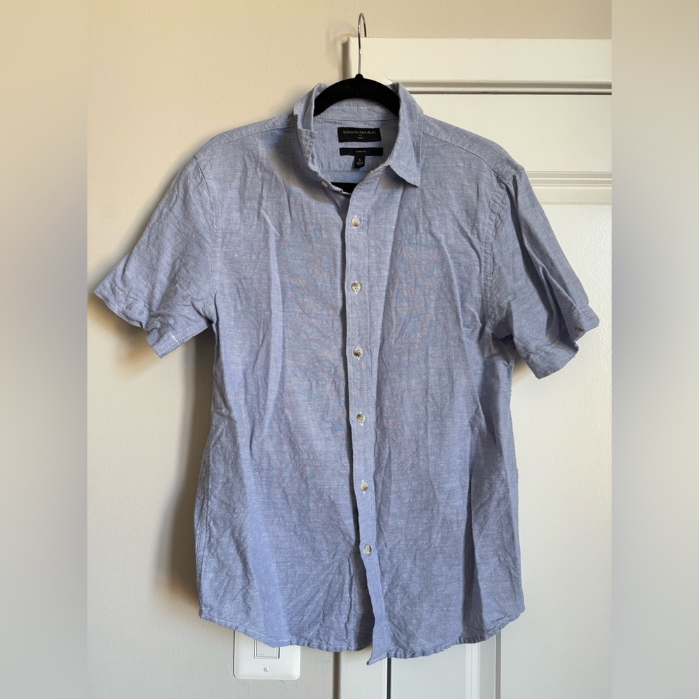 Banana Republic Factory Light Blue Casual Button Down Shirt